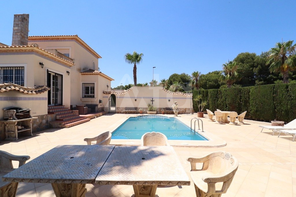 Villa de 3 chambres à Orihuela Costa - CRR41239 - 2