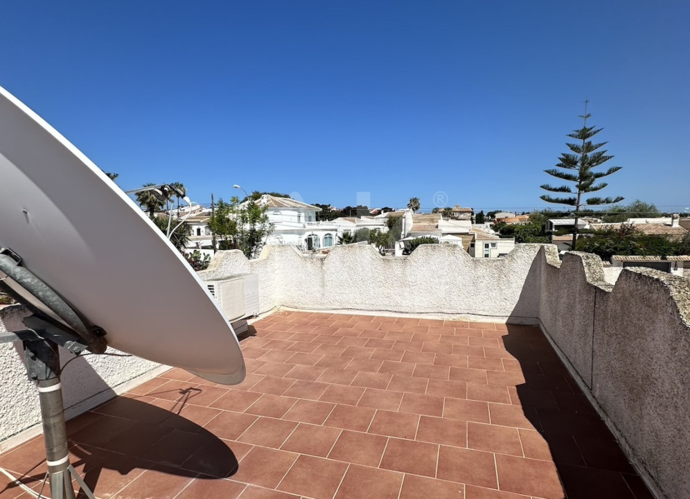 Villa de 3 habitaciones en Torrevieja - AGI59761 - 16