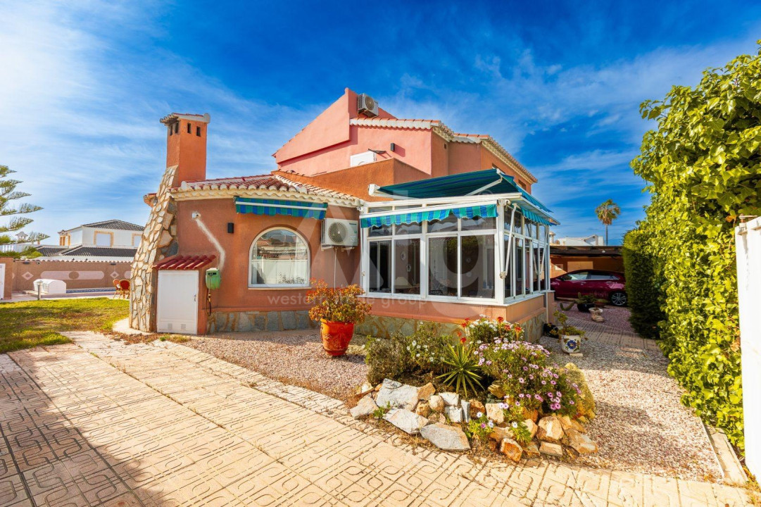 Villa de 5 habitaciones en Torrevieja - SHL49154 - 1