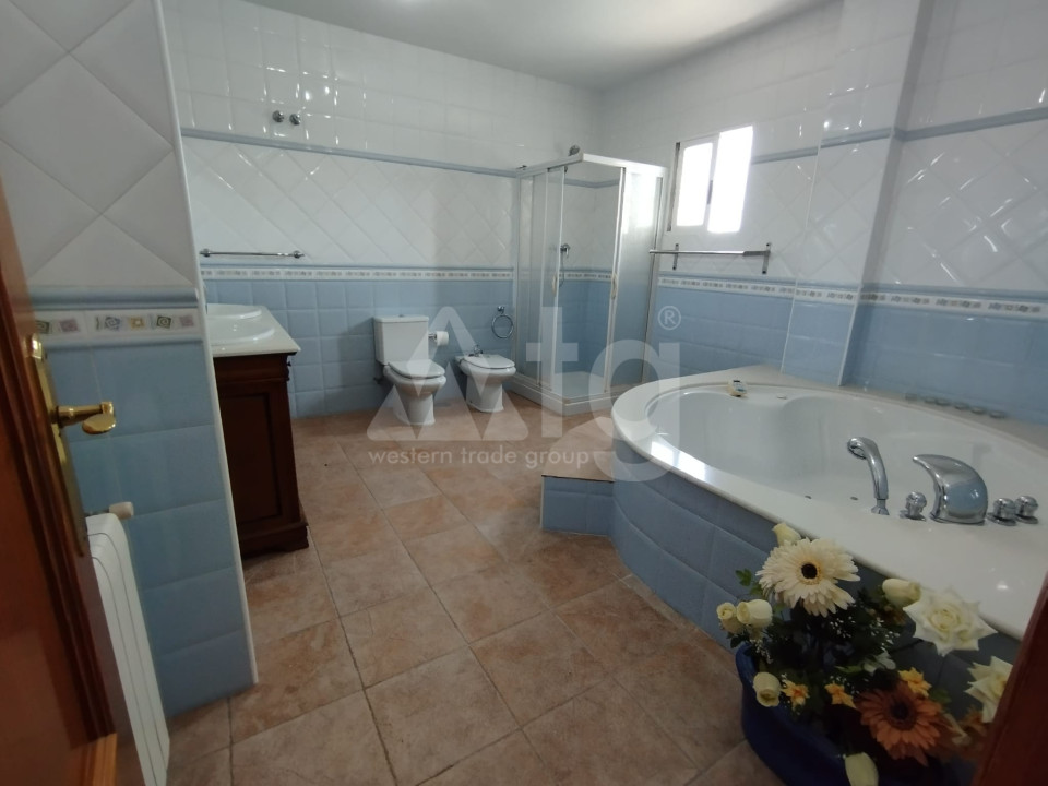 Villa de 6 chambres à Torrevieja - MRQ55441 - 22