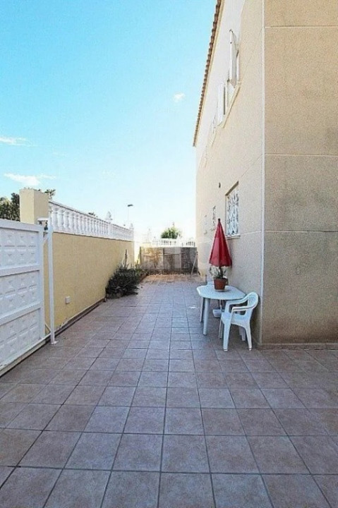 Villa de 6 chambres à Torrevieja - MRQ59096 - 24