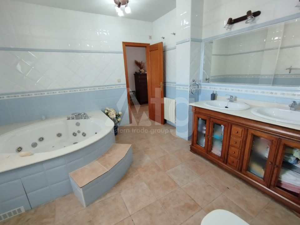 Villa de 6 chambres à Torrevieja - MRQ59096 - 20