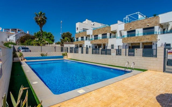 Townhouse de 3 chambres à Las Filipinas - URE141577 - Photo - 1