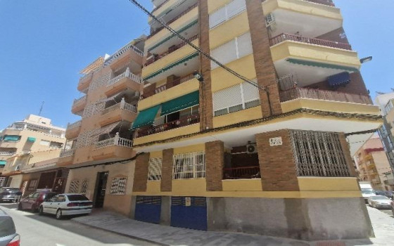 https://wtgspain.com/small/2-loznice-apartman-v-torrevieja-id-rh59078-1630892.jpg