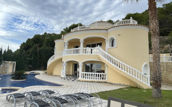 https://wtgspain.com/small/2-loznice-villa-v-calpe-id-bvs53231-1552937.jpg