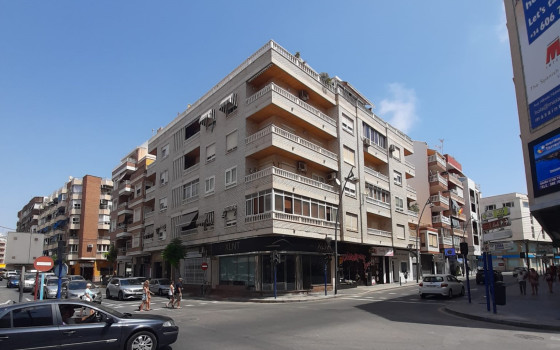 https://wtgspain.com/small/3-loznice-apartman-v-torrevieja-id-tt62241-1675018.jpg