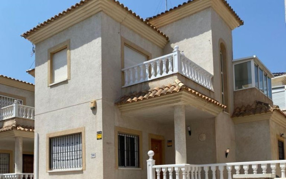 https://wtgspain.com/small/3-loznice-bungalov-v-playa-flamenca-id-shl49269-1561697.jpg