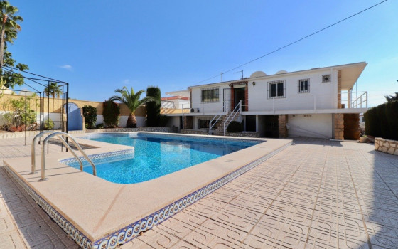 https://wtgspain.com/small/3-loznice-villa-v-benidorm-id-cpp59935-1642228.jpg