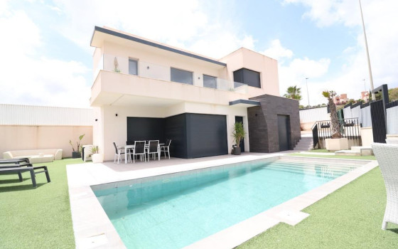 https://wtgspain.com/small/3-loznice-villa-v-san-miguel-de-salinas-id-crr41309-1381787.jpg