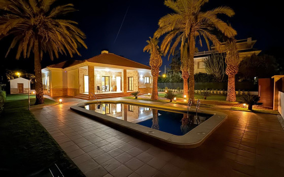 4 bedroom Villa in Cabo Roig - LR61729 - 29