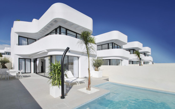 4 bedroom Villa in La Marina  - AT115099