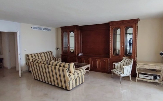 https://wtgspain.com/small/4-loznice-penthouse-v-benidorm-id-caa32144-1274109.jpg