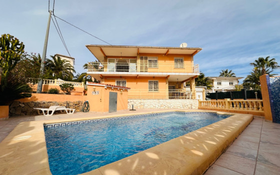 https://wtgspain.com/small/4-loznice-villa-v-calpe-id-vmd50775-1513880.jpg