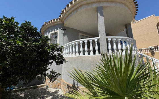 https://wtgspain.com/small/4-loznice-villa-v-lomas-de-cabo-roig-id-hre61439-1661823.jpg