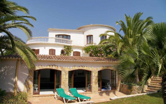 https://wtgspain.com/small/4-loznice-villa-v-moraira-id-ssc54521-1568547.jpg