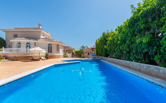 https://wtgspain.com/small/4-loznice-villa-v-rojales-id-cbb50469-1508975.jpg