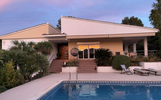 https://wtgspain.com/small/5-bedroom-villa-in-gandia-id-sls59418-1634705.jpg