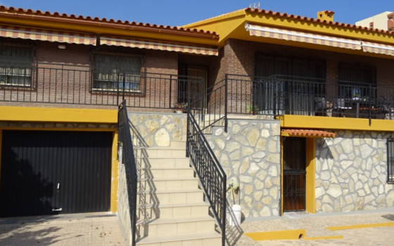 https://wtgspain.com/small/5-loznice-villa-v-benidorm-id-cpp59918-1641905.jpg