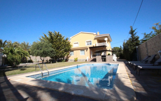 https://wtgspain.com/small/5-loznice-villa-v-orihuela-costa-id-crr41204-1380196.jpg