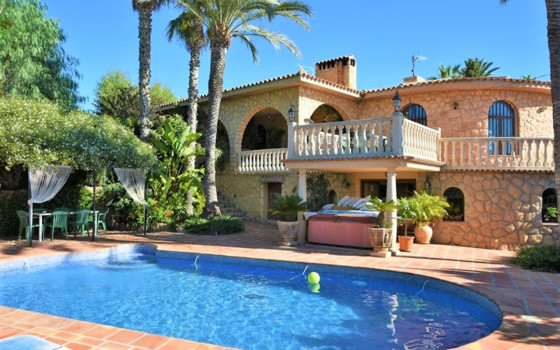 6 bedroom Villa in La Nucia - CAA32345