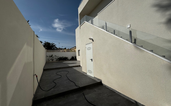 6 bedroom Villa in Los Balcones - LR61679 - 21