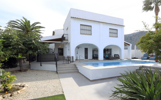 https://wtgspain.com/small/6-loznice-villa-v-albir-id-rr56627-1590382.jpg