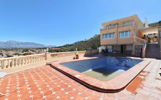 https://wtgspain.com/small/7-loznice-villa-v-benidorm-id-cpp59923-1642021.jpg