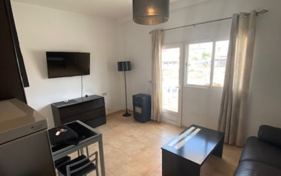 https://wtgspain.com/small/apartament-v-san-migel-de-salinas-2-spalni-id-mnh63385-1687552.jpg