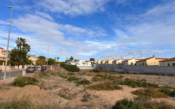 https://wtgspain.com/small/plot-in-la-marina-id-gs62431-1676202.jpg