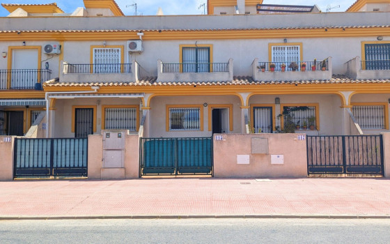 https://wtgspain.com/small/townhouse-w-daya-nueva-3-sypialnie-id-ela55908-1585389.jpg