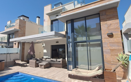 Villa de 3 habitaciones en Lomas de Cabo Roig - SLS60823 - 1