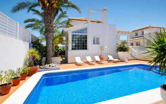 https://wtgspain.com/small/villa-de-5-chambres-a-la-marina-id-at54964-1573799.jpg