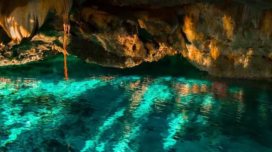 Snorkeling à Cova dels Orguens, Javea, Espagne