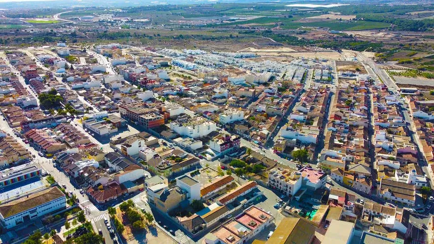 Город Бенихофар в Испании
